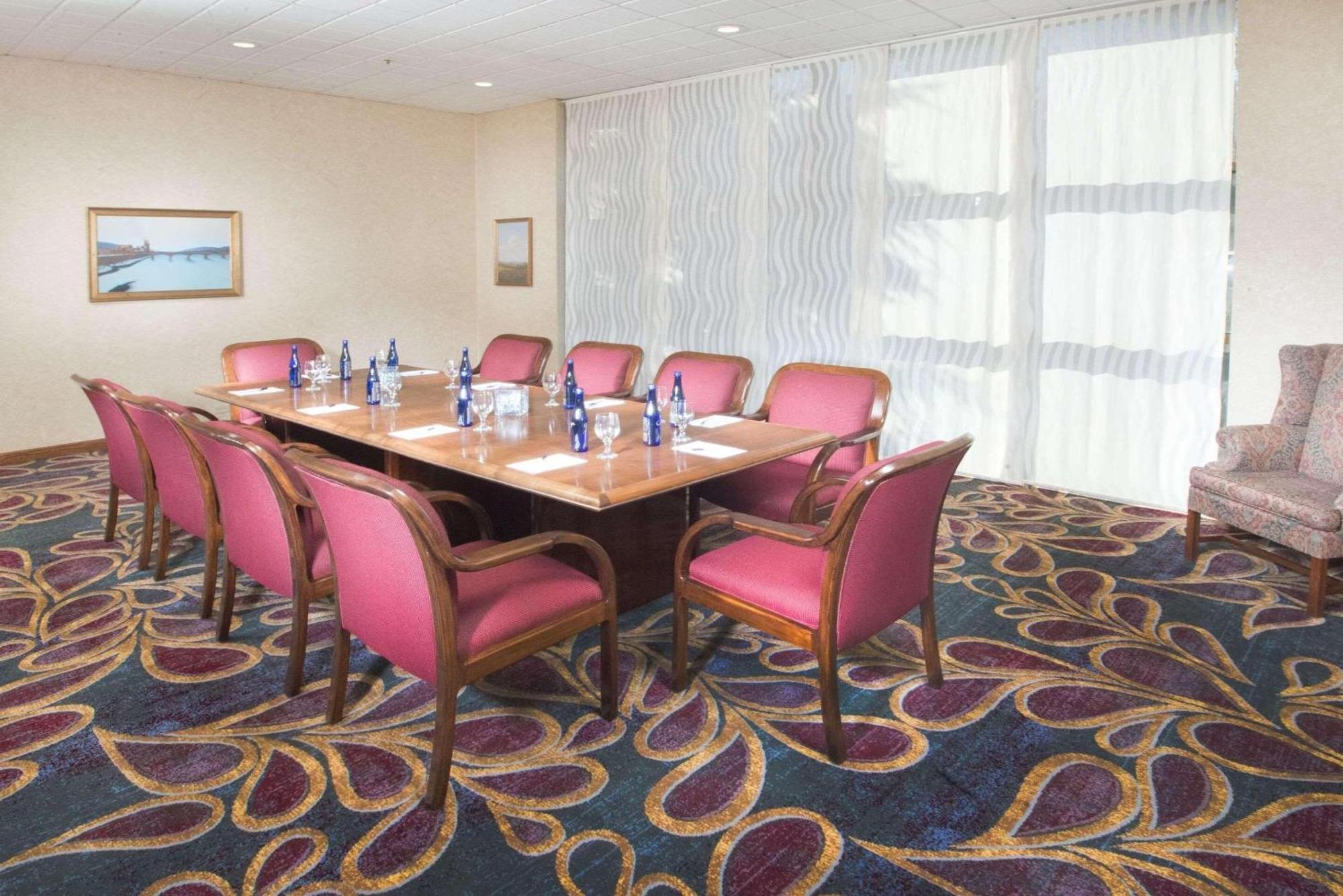 Radisson Hotel Corning Zewnętrze zdjęcie